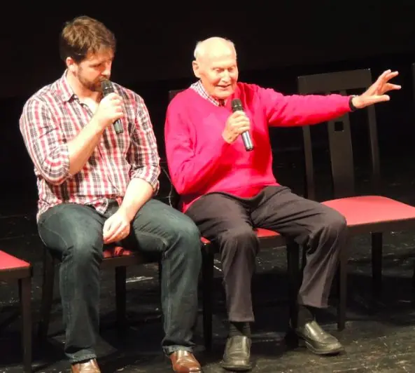 Matthias e Bert Hellinger conversando com o público